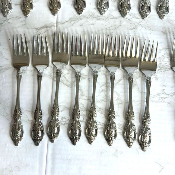 ONEIDA Renoir pembrooke stainless Set Of 31 pieces Flatware SSS set fork spoon - Picture 2 of 12